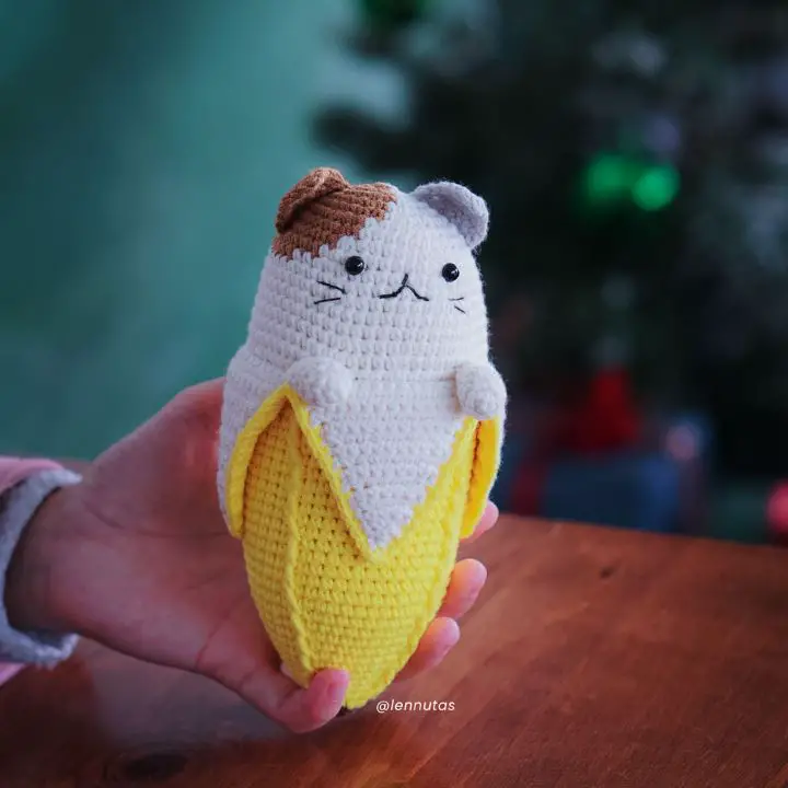 crochet banana cat