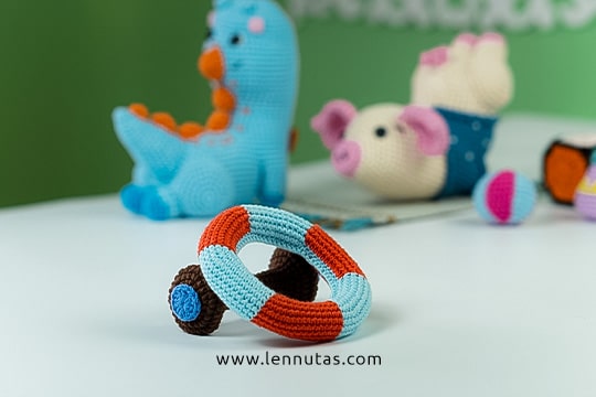 yoga accessories to crochet 4 Fun Yoga Accessories to Crochet Along With Yoga Animals