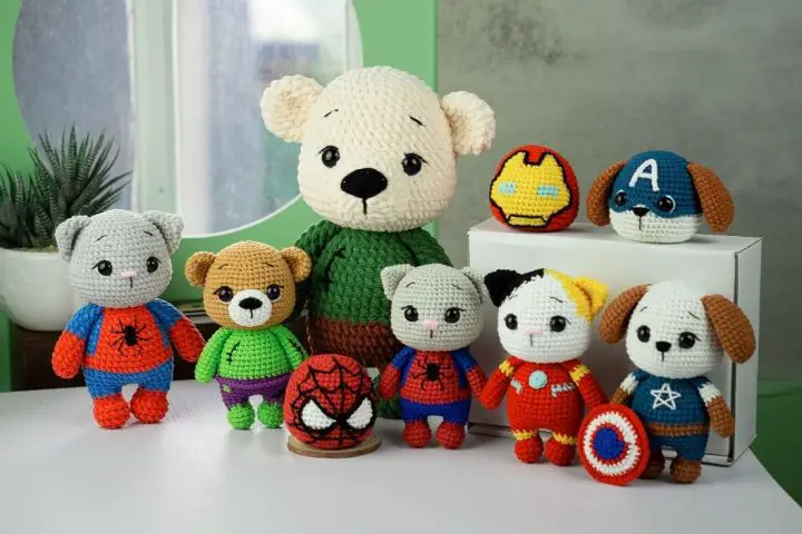 superhero amigurumi
