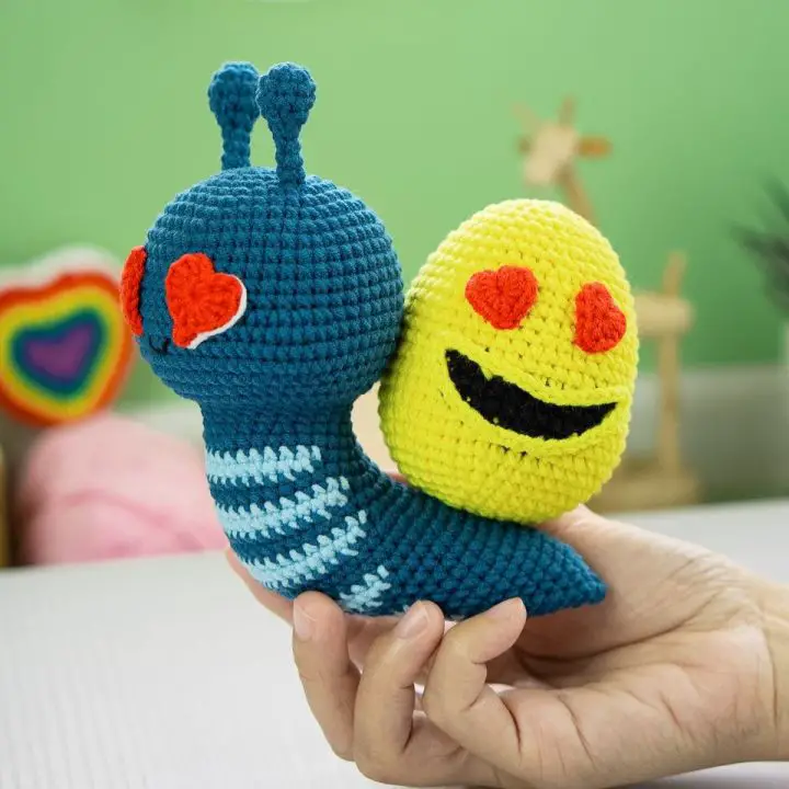Emoji & Bunny Egg snail crochet patterns